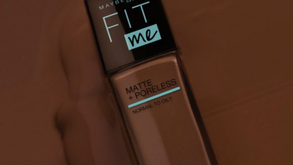 Maybelline Poreless Liquid Foundation Makeup